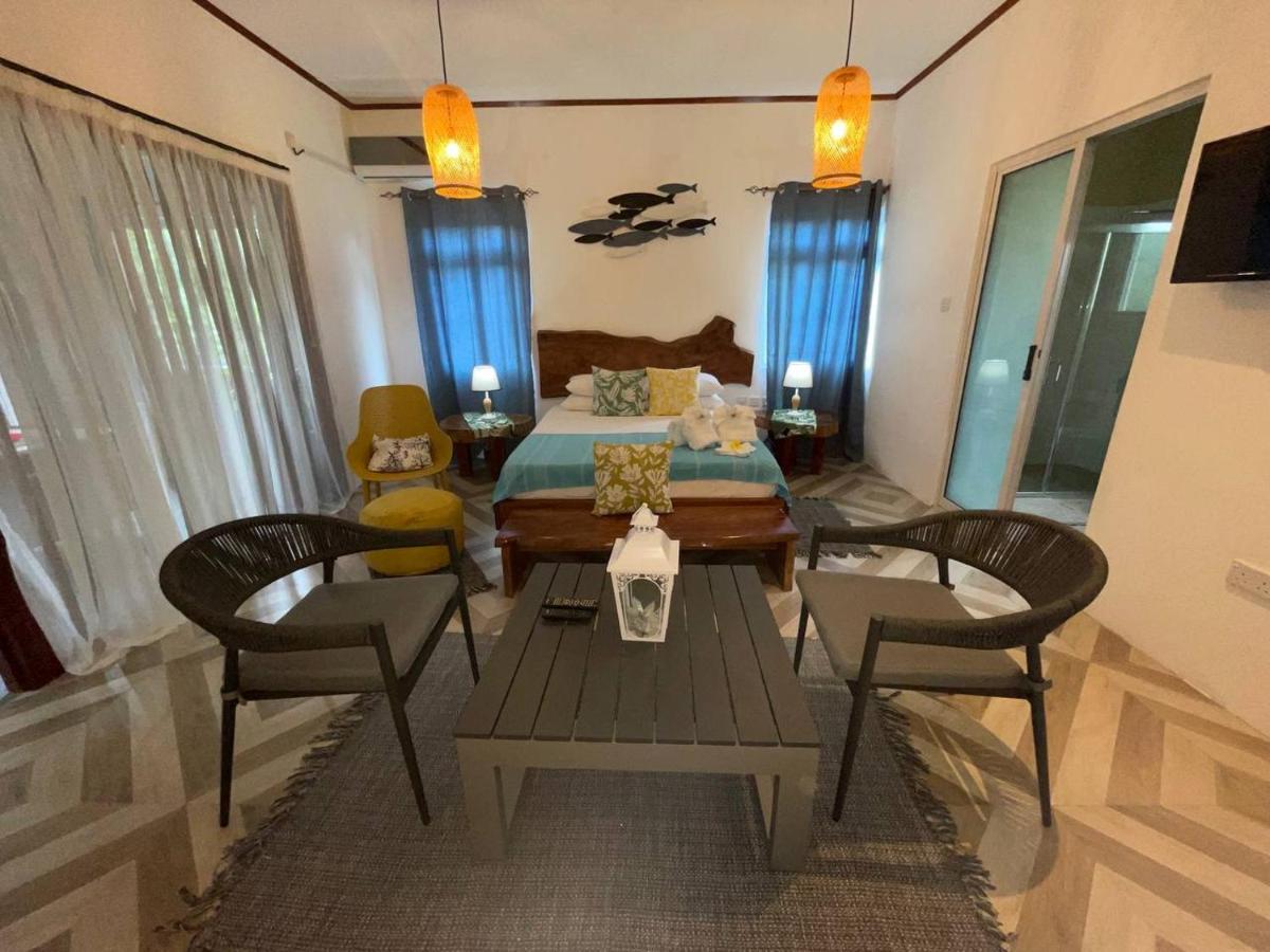 Milles Montagnes Residence Anse Royale Exterior foto