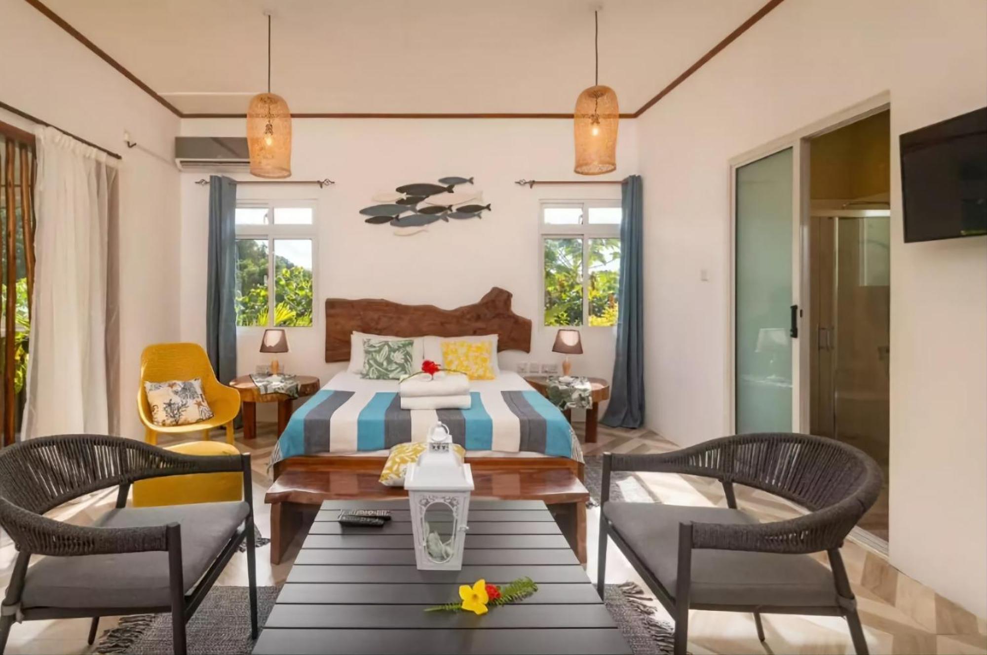 Milles Montagnes Residence Anse Royale Exterior foto